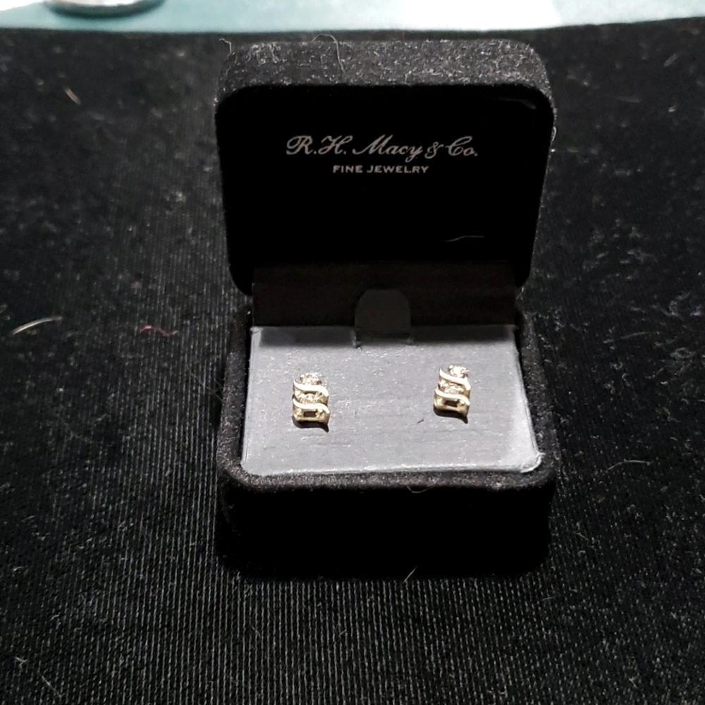14KT Gold Earrings with 2 Diamonds